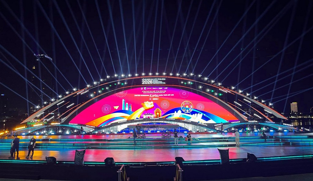 San khau le hoi phao hoa Da Nang 2026-Real